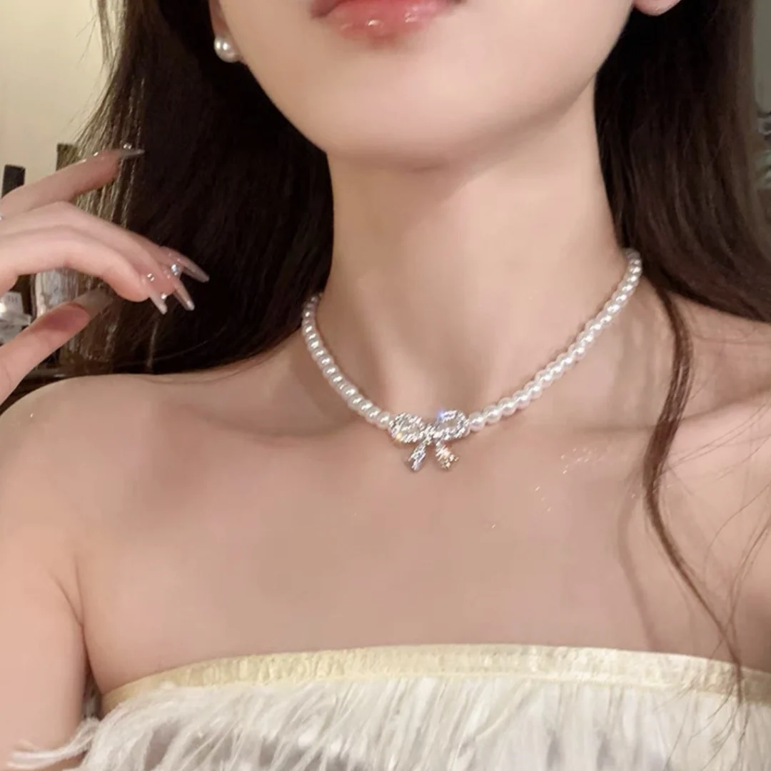 Bella Bow Pearl Necklace - Image 6