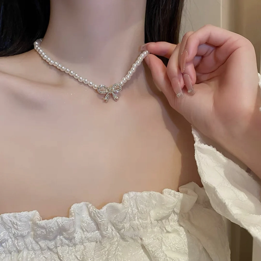 Bella Bow Pearl Necklace - Image 8