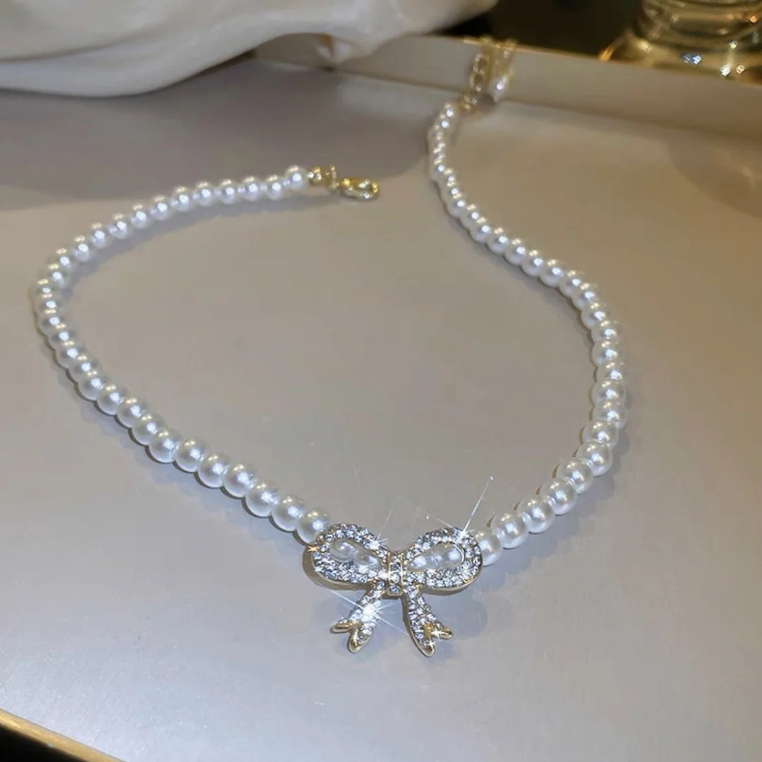 Bella Bow Pearl Necklace - Image 9