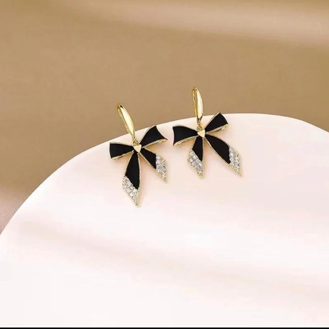Glow Bow Earring - Image 3