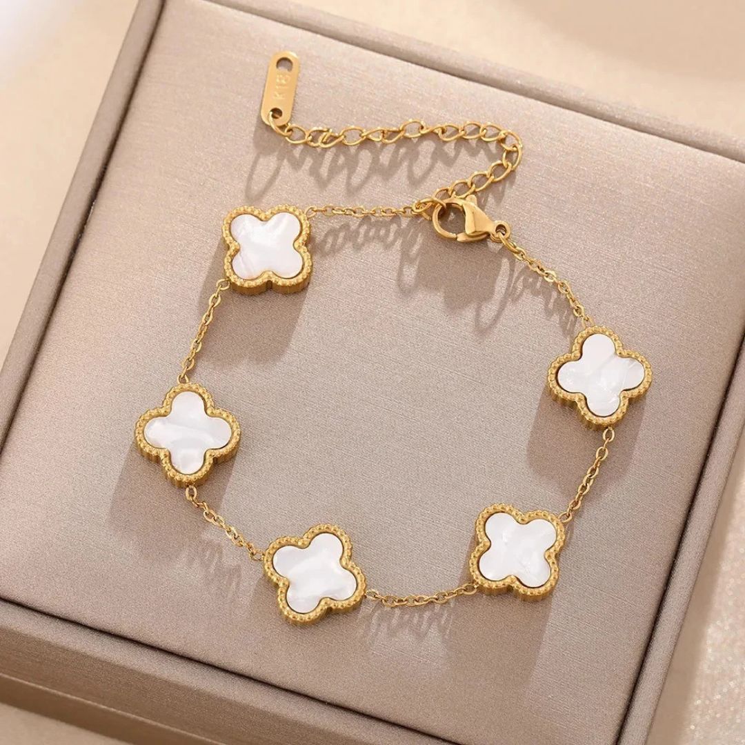 Clover Grace Chain Bracelet - Image 3