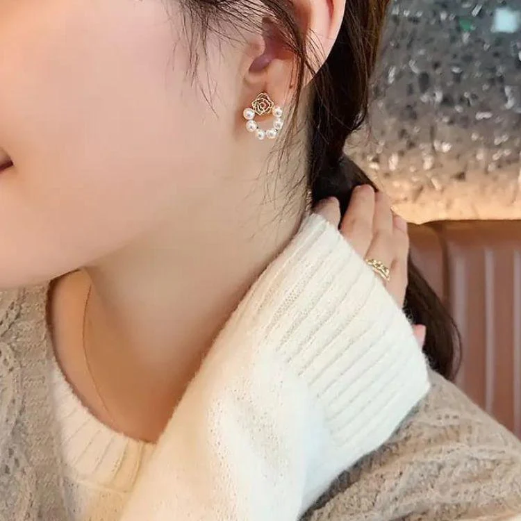 Fairy Glow Pearl Earring - Image 2