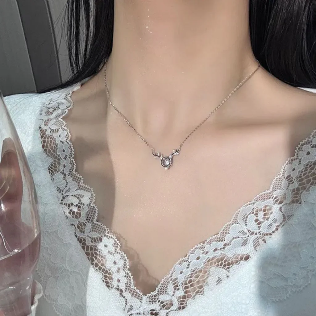 Delicate Dainty Leaf Necklace - Image 3