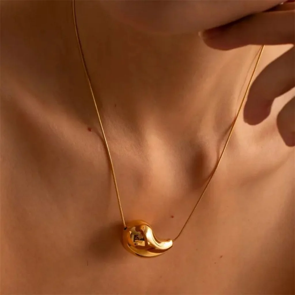 Drop Luxe Statement Neckpiece - Image 2