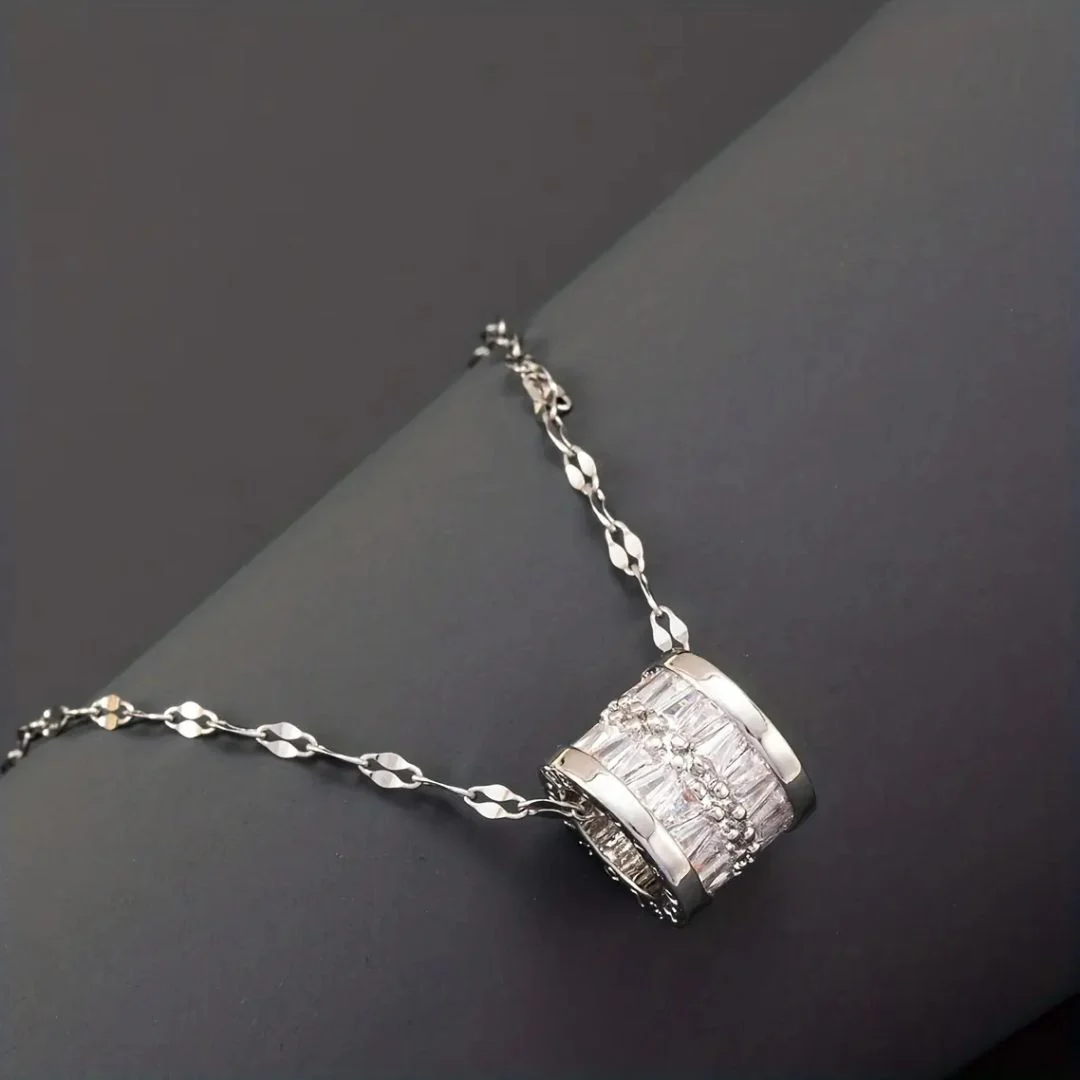 Chic Glow Bling Necklace - Image 3