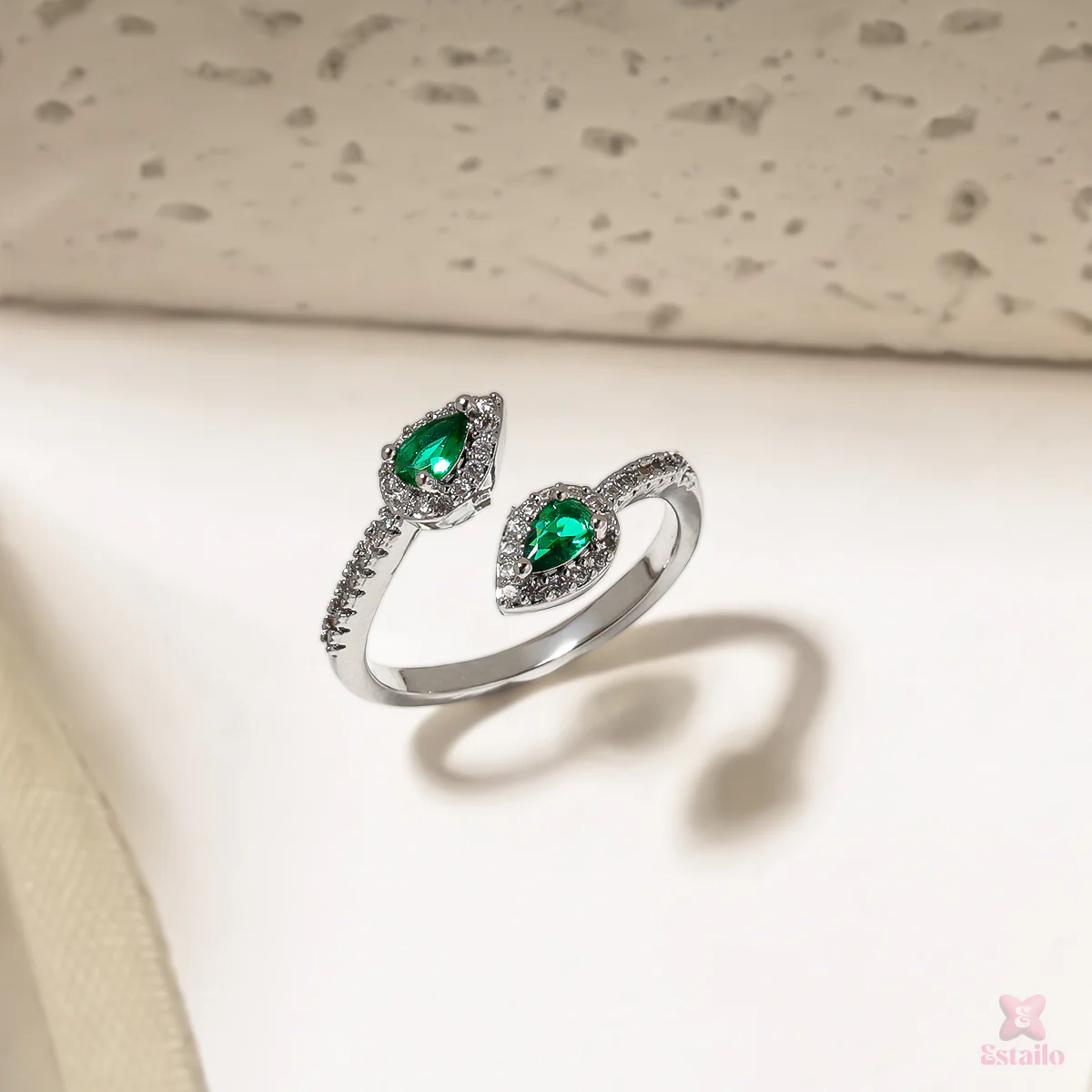 Emerald Embrace Ring - Image 3