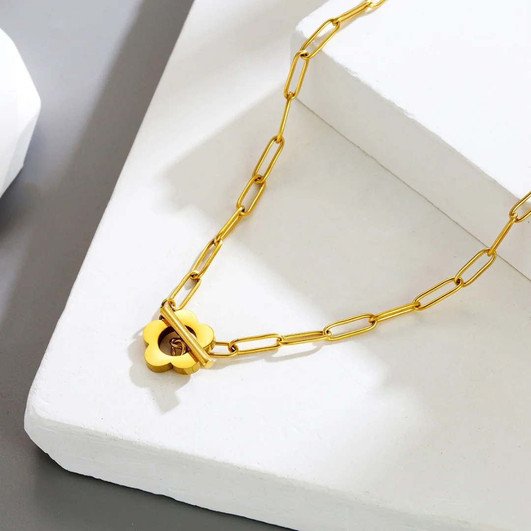 Sunpetal Chain Necklace - Image 3