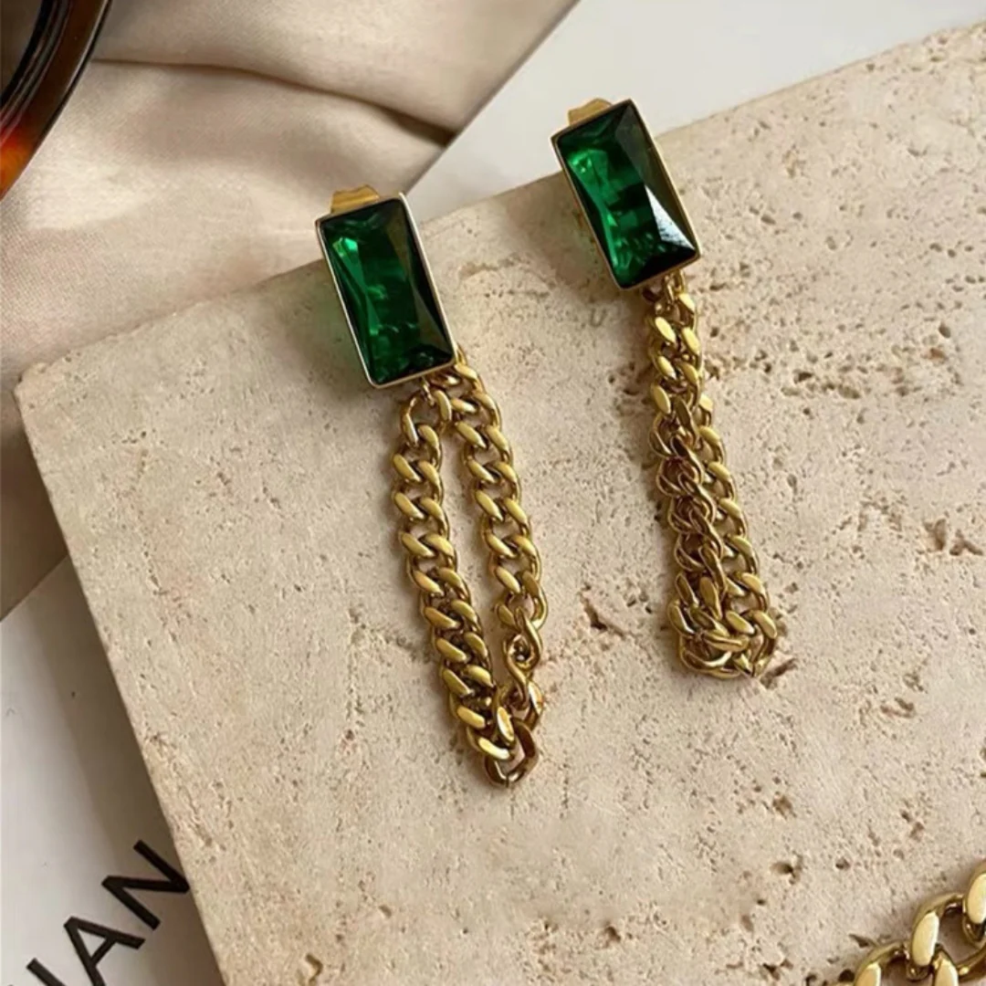 Gilded Green Chain Earrings - Image 5