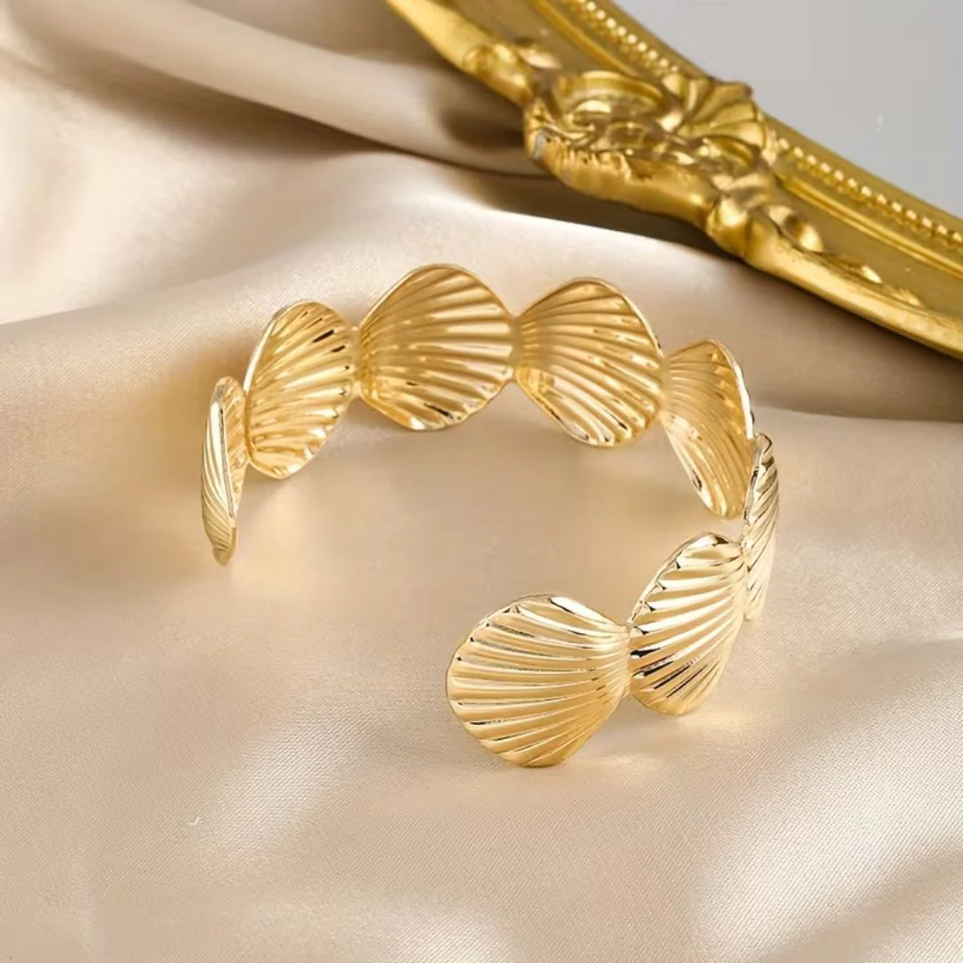 Gilded Shell Bracelet - Image 4