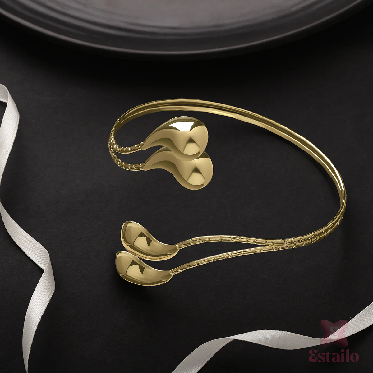 Golden Dewdrop Arm Cuff - Image 3