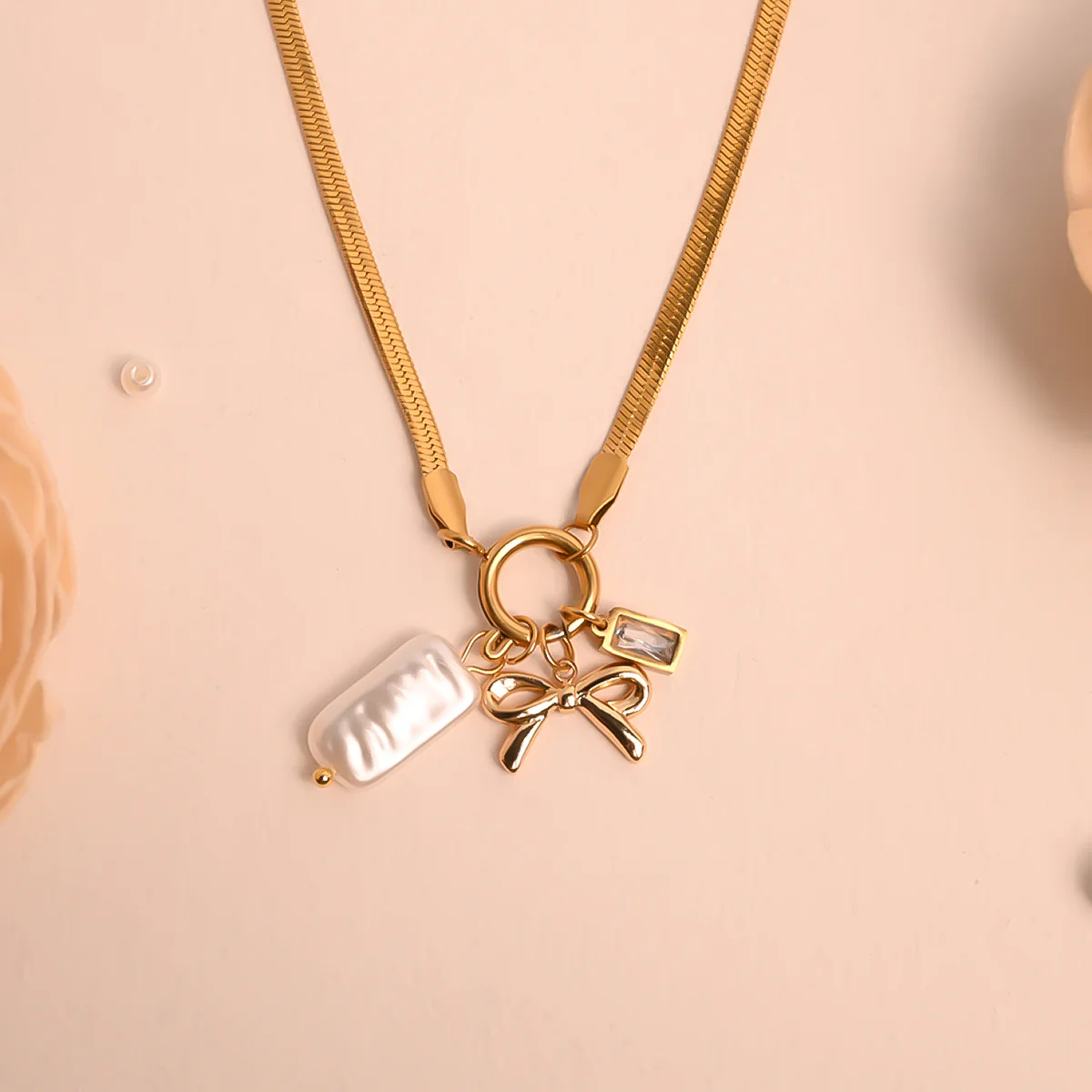 Golden Knot Shimmer Necklace