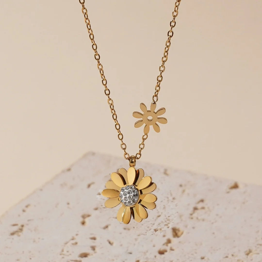 Lumina Daisy Necklace