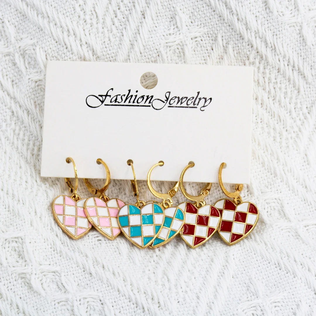 Retro Checkered Hearts Combo Earring - Image 2