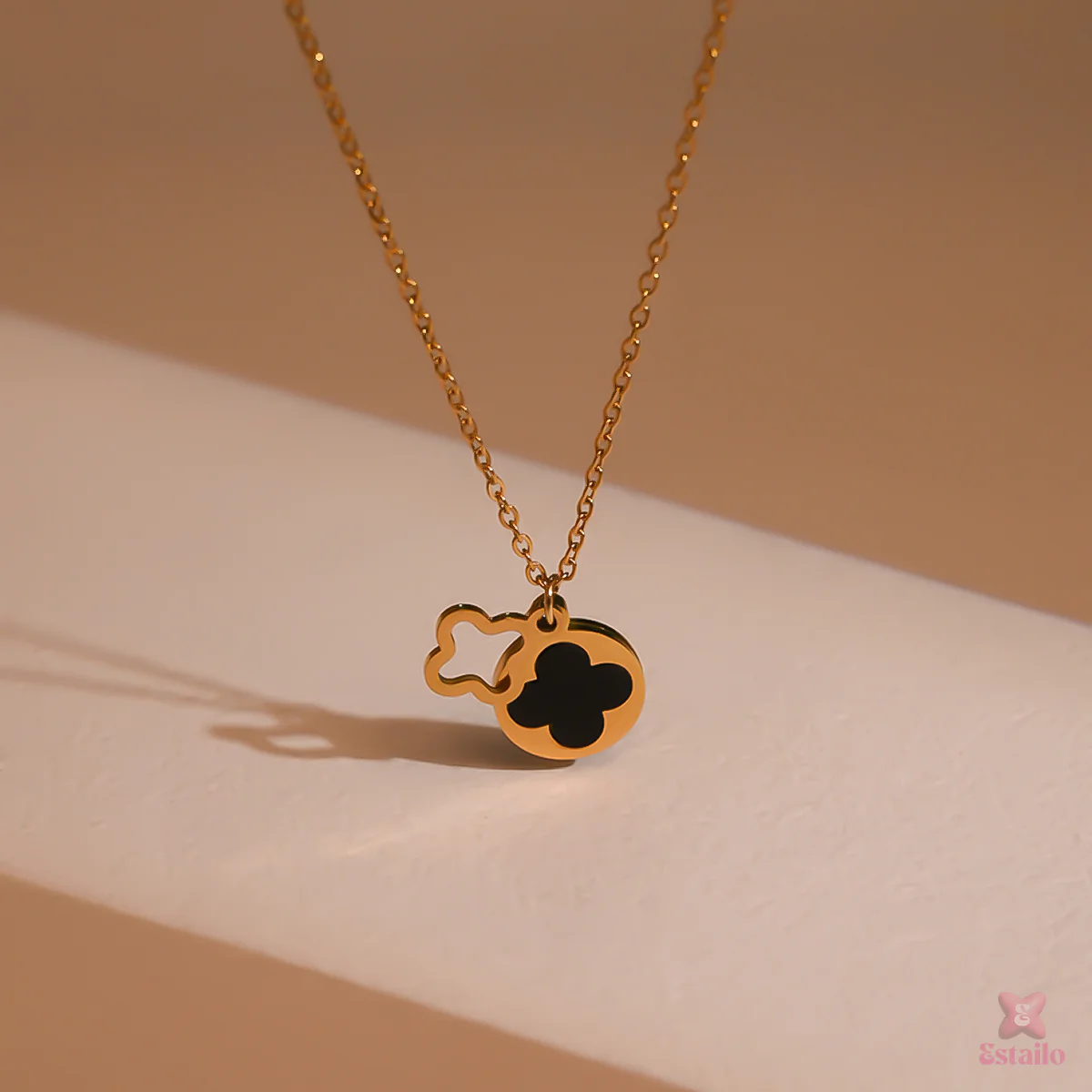 Majestic Clover Necklace