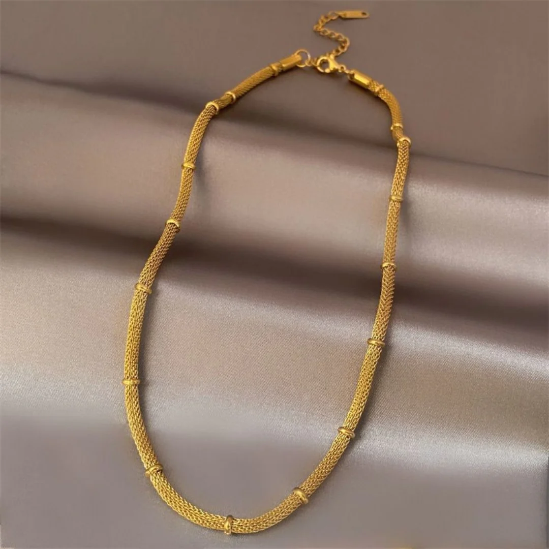 Minimal Muse Gold Chain Necklace - Image 6
