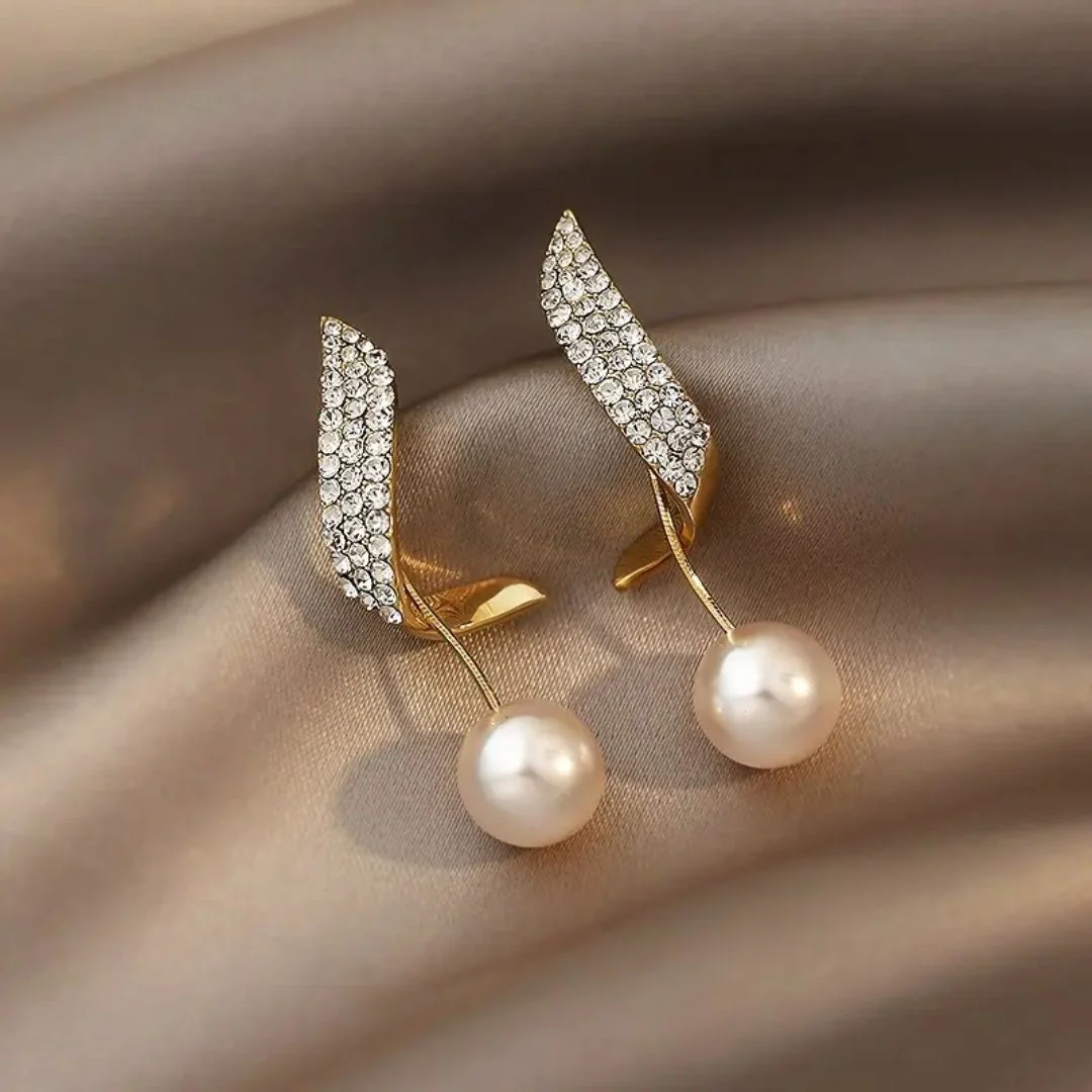 Perky Pearl long Chain Earrings - Image 3