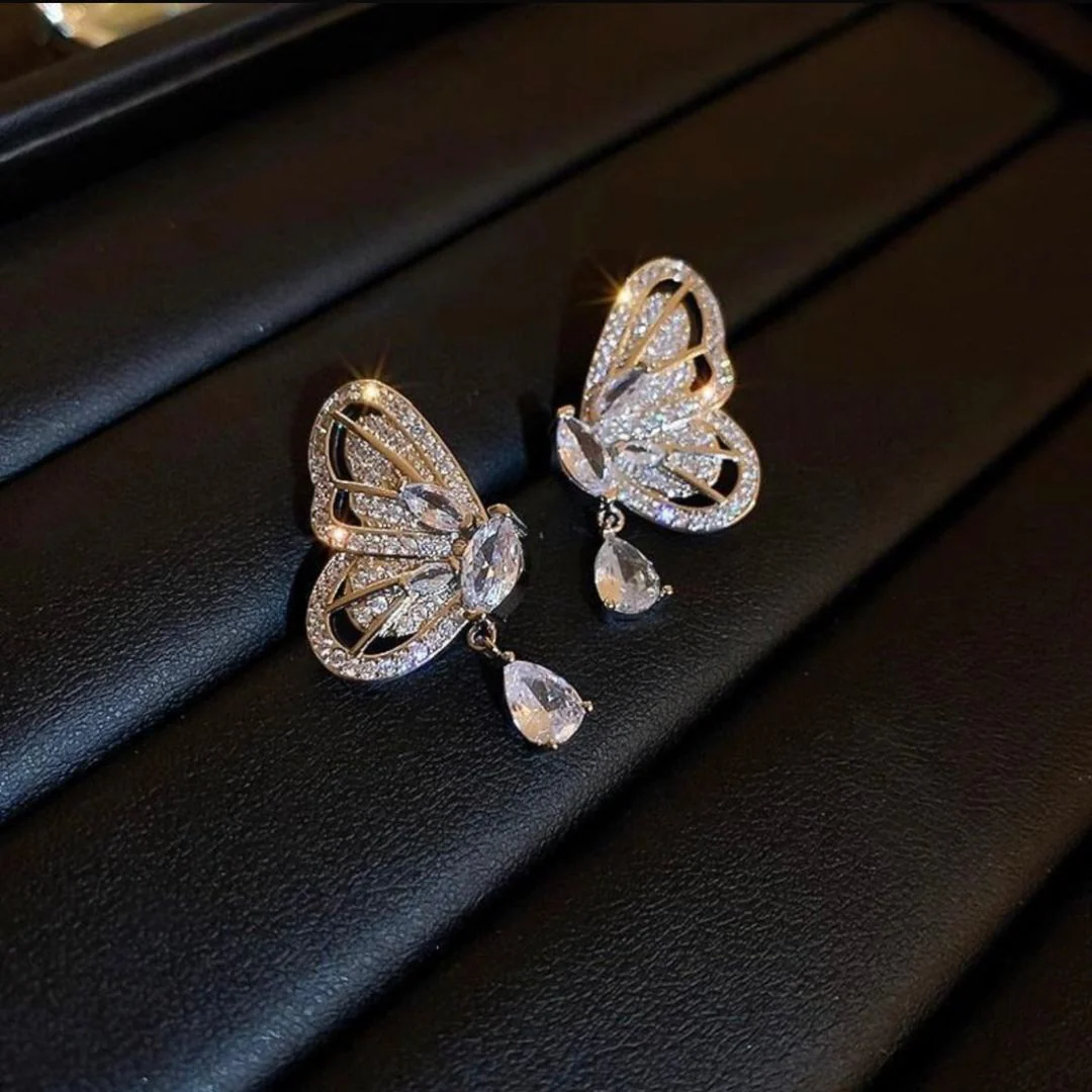 Glow Heart Butterfly Earring - Image 4