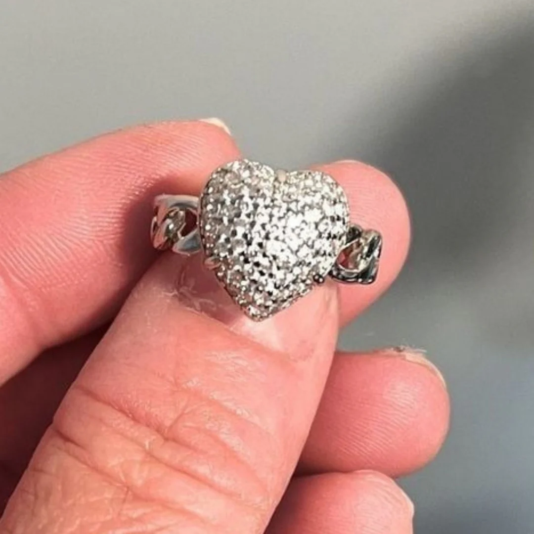 Sparkling Hearts Ring - Image 4