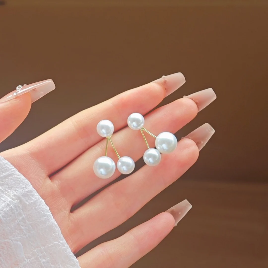 Twin Pearl Elegance Earrings - Image 3